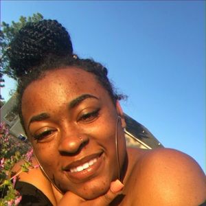 Meet your Posher, Leigh